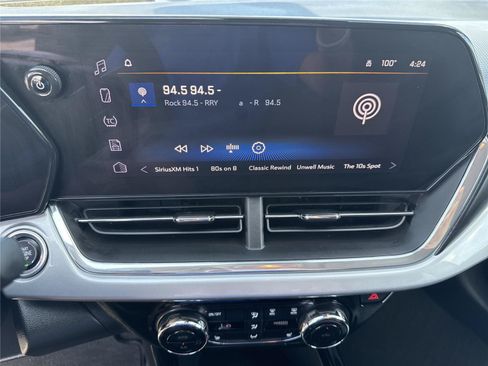 Used 2025 Chevrolet Trax LT w/ LT Convenience Package FWD image 27