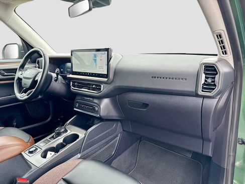 Certified 2025 Ford Bronco Sport Outer Banks w/ Outer Banks Tech Package+ AWD/4WD image 31