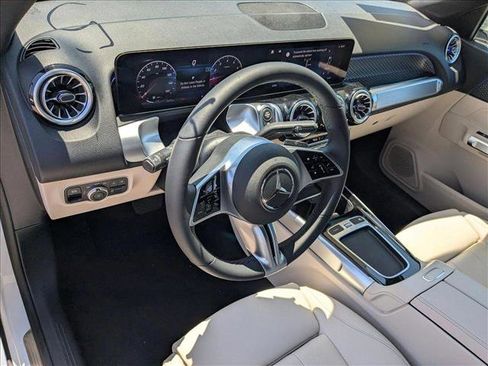 New 2025 Mercedes-Benz GLB 250 image 3