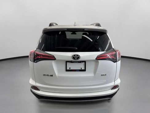 Used 2018 Toyota RAV4 XLE w/ Plus Extra Value Package FWD image 8