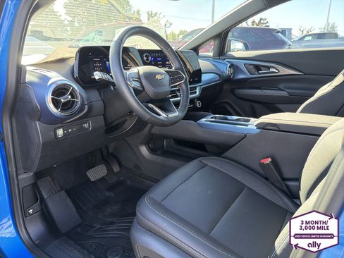 Used 2024 Chevrolet Equinox EV LT w/ LPO, Blackout Package AWD/4WD image 8