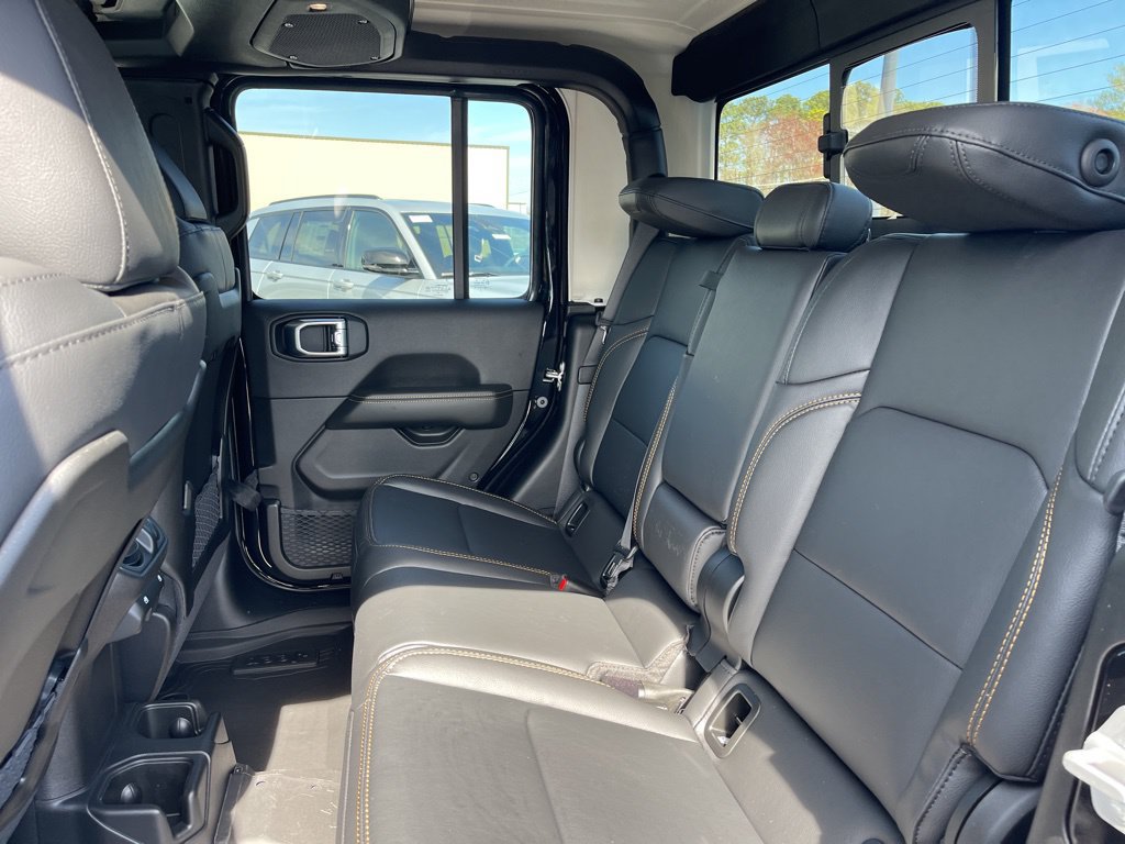 New 2026 Jeep Gladiator Sport AWD/4WD image 18