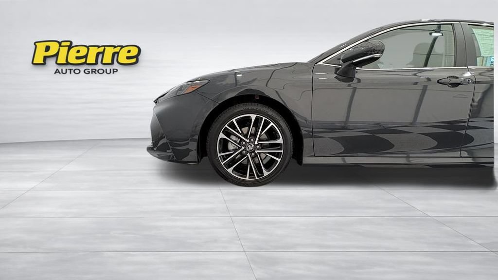 Used 2025 Toyota Camry XLE FWD image 9