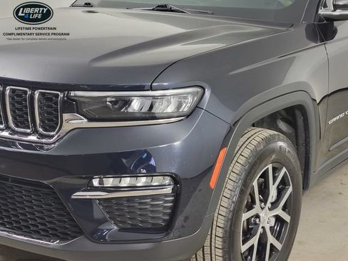 Used 2024 Jeep Grand Cherokee Limited AWD/4WD image 9