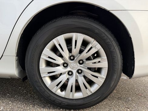 Used 2012 Toyota Camry LE image 11