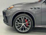 Used 2023 Maserati Grecale Trofeo image 4