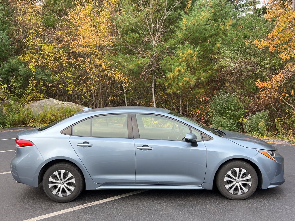 Used 2022 Toyota Corolla LE FWD image 32