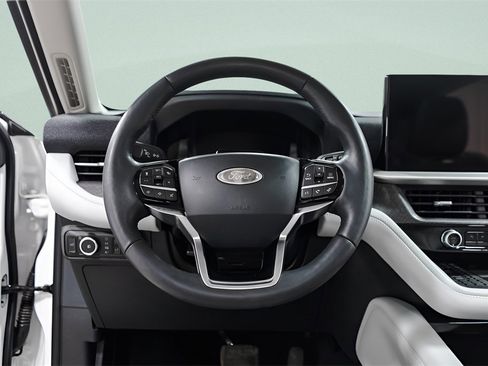 Used 2025 Ford Explorer Platinum w/ LUX Leather Package image 10