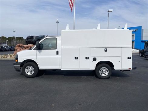 New 2025 Chevrolet Express 3500 Work Van w/ Power Convenience Package image 10
