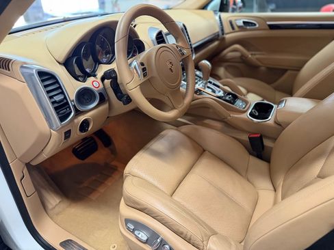 Used 2014 Porsche Cayenne Diesel AWD/4WD image 16