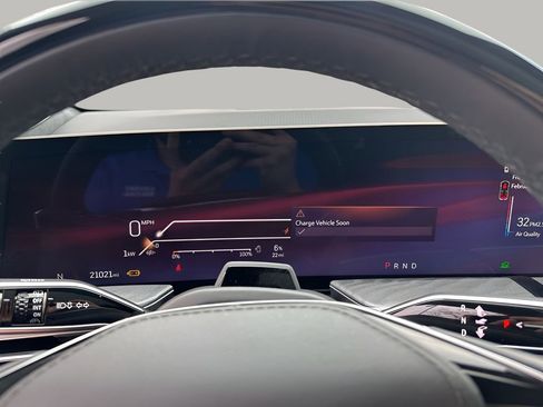 Certified 2025 Cadillac Escalade IQ Luxury 2 w/ LPO, Premium Carpet Package image 25