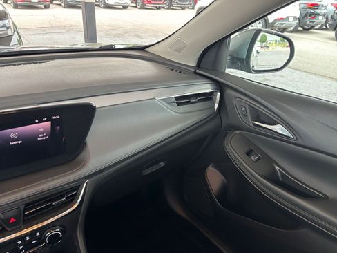 Used 2025 Buick Encore GX Preferred FWD image 34