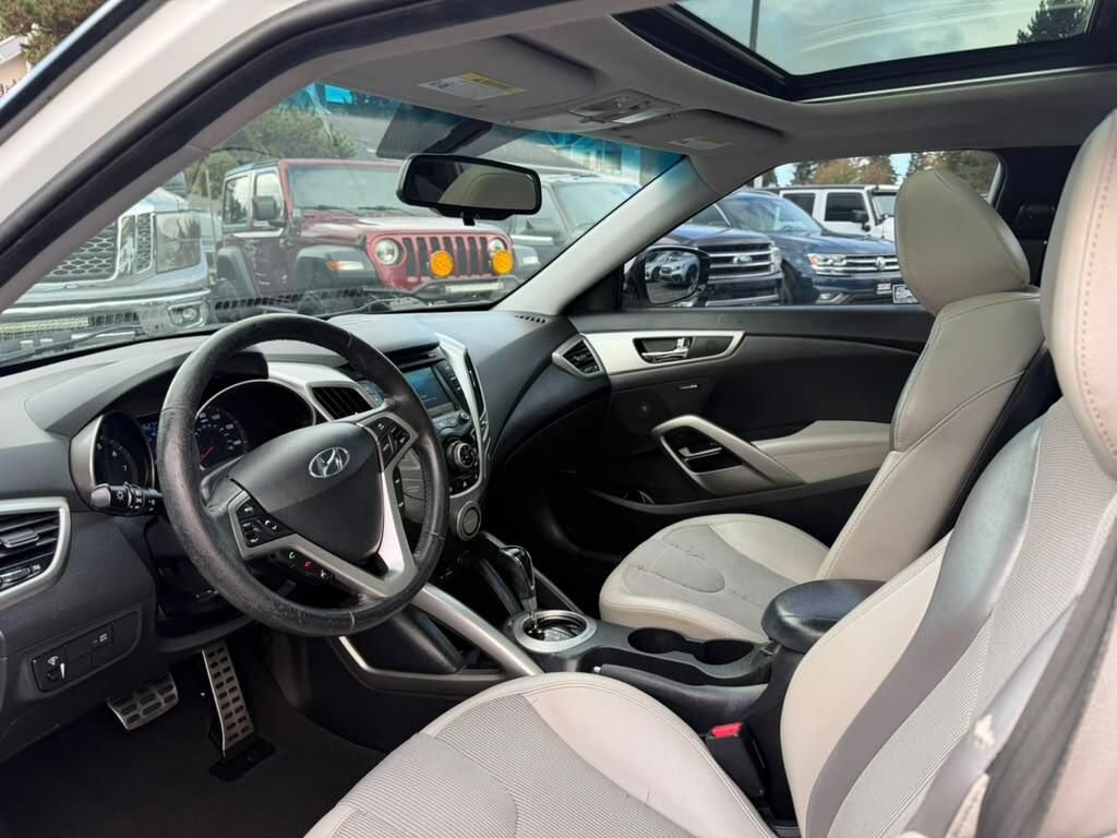 Used 2012 Hyundai Veloster w/ Style Pkg FWD image 5