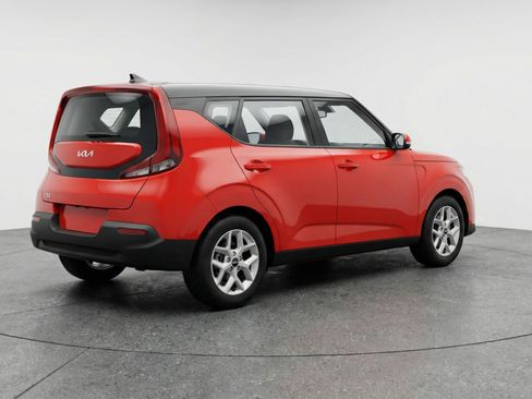 Used 2025 Kia Soul LX w/ LX Technology Package image 9