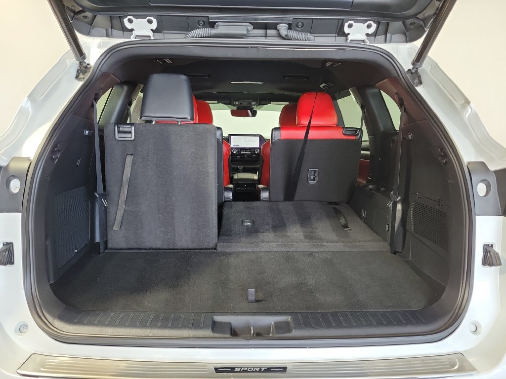 Used 2023 Toyota Highlander XSE FWD image 26