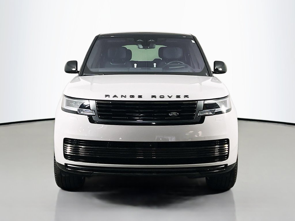 Used 2023 Land Rover Range Rover SV AWD/4WD image 2