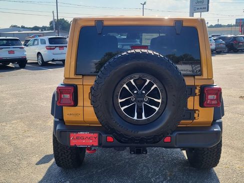 New 2026 Jeep Wrangler Unlimited Rubicon w/ Xtreme 35 Tire Package AWD/4WD image 3