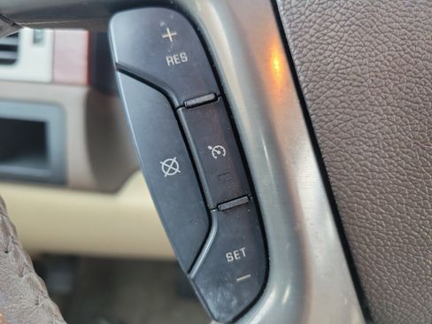 Used 2008 GMC Yukon SLT w/ SLT Preferred Equipment Group image 18