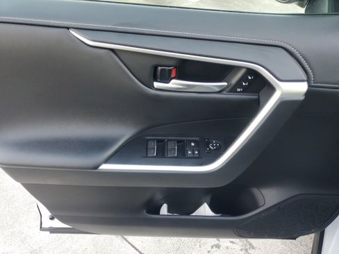 Used 2023 Toyota RAV4 Limited image 20