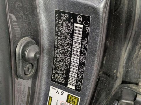 Used 2017 Toyota Prius Two image 33