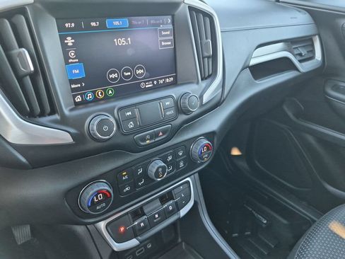 Used 2024 GMC Terrain SLE w/ Driver Convenience Package FWD image 16