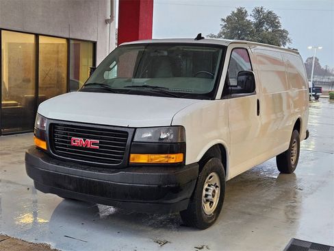 Used 2023 GMC Savana 3500 Work Van w/ Driver Convenience Package image 3