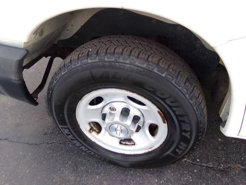 Used 2015 Chevrolet Express 2500 RWD image 20