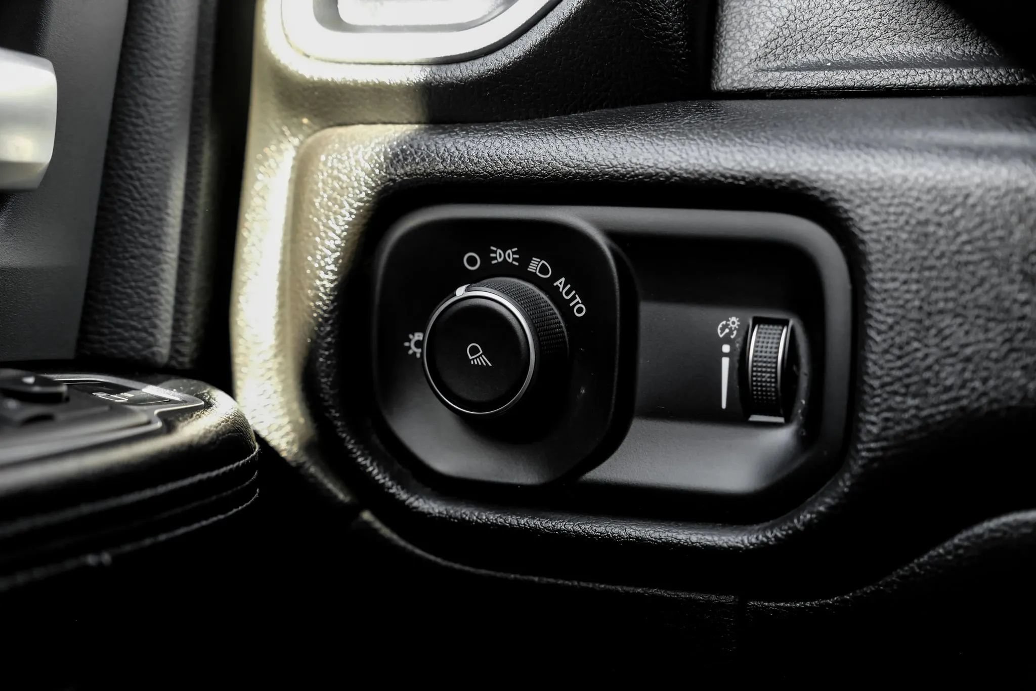 Used 2023 RAM 3500 Big Horn AWD/4WD image 31