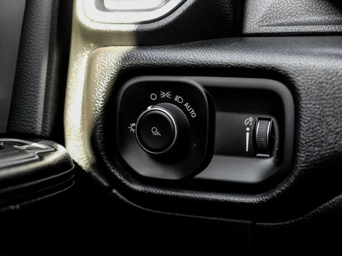 Used 2023 RAM 3500 Big Horn AWD/4WD image 31