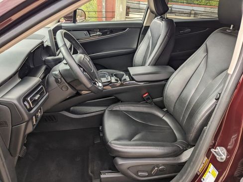 Used 2023 Lincoln Nautilus AWD w/ Premium Package image 11