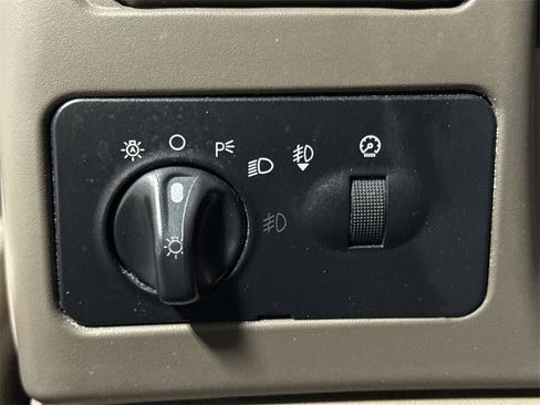 Used 2004 Ford F250 XL image 16