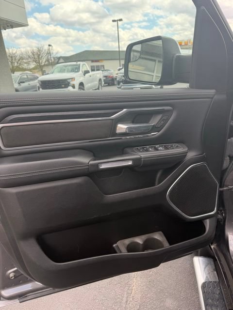 Used 2023 RAM 1500 Laramie AWD/4WD image 9