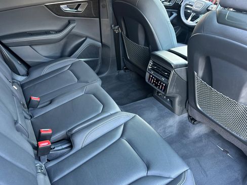 Used 2025 Audi Q8 Premium Plus w/ Premium Plus Package image 32