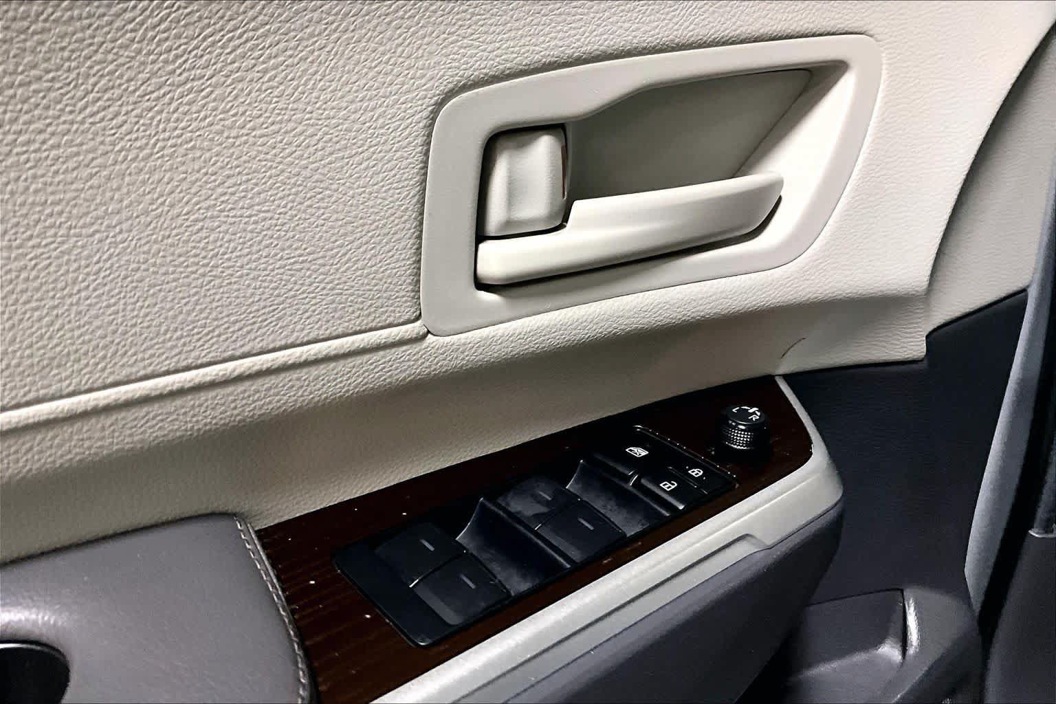 Certified 2024 Toyota Sienna LE FWD image 31