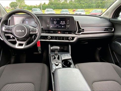 Used 2024 Kia Sportage LX FWD image 12
