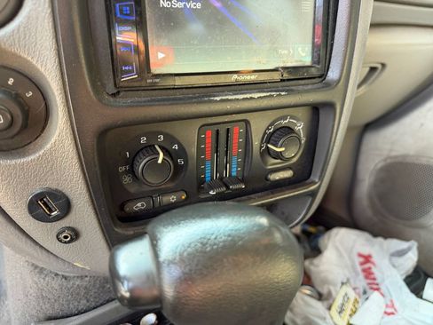Used 2002 Chevrolet TrailBlazer LS w/ Preferred Equipment Group RWD image 22