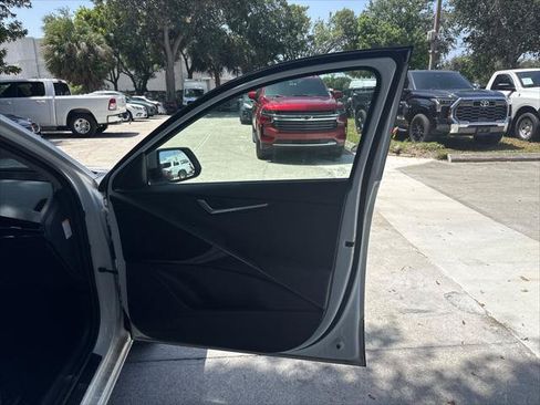 Used 2023 Kia Niro Wind w/ Wind Preserve Package FWD image 23