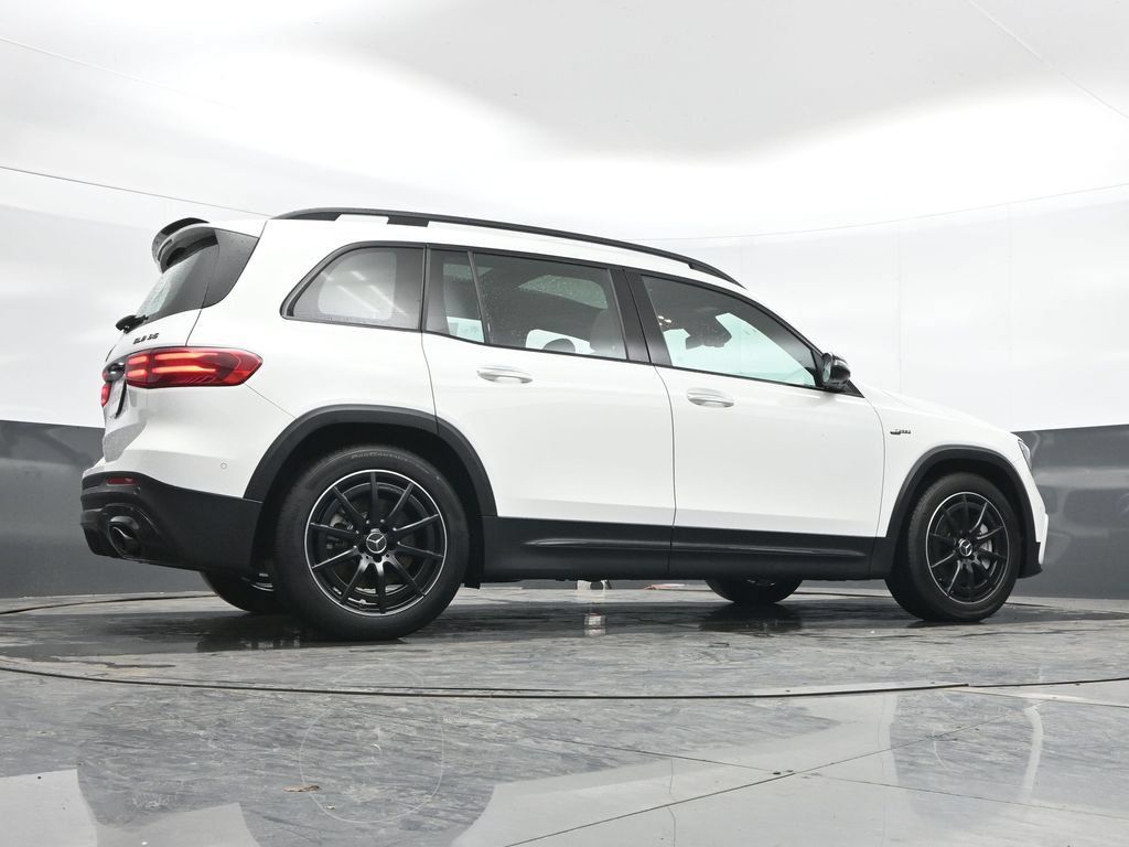 Used 2025 Mercedes-Benz GLB 35 AMG 4MATIC image 44