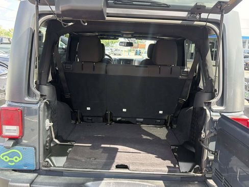 Used 2018 Jeep Wrangler Unlimited Sport S AWD/4WD image 6