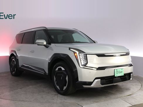 Used 2024 Kia EV9 Land AWD/4WD image 13