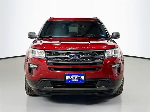 Used 2018 Ford Explorer XLT w/ Equipment Group 202A image 2