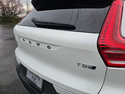 Used 2020 Volvo XC40 T5 R-Design image 17