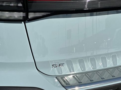 New 2026 Volkswagen Taos SE FWD image 7