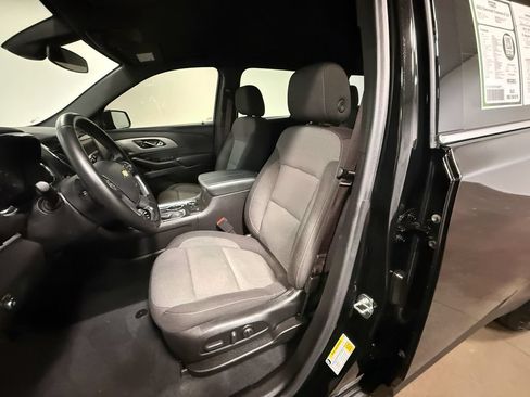 Used 2023 Chevrolet Traverse LT AWD/4WD image 12