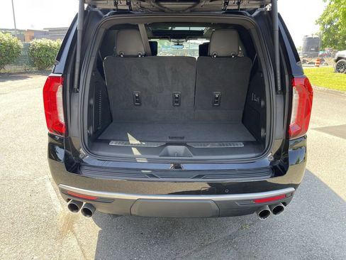 Used 2024 GMC Yukon Denali w/ Advanced Technology Package AWD/4WD image 27