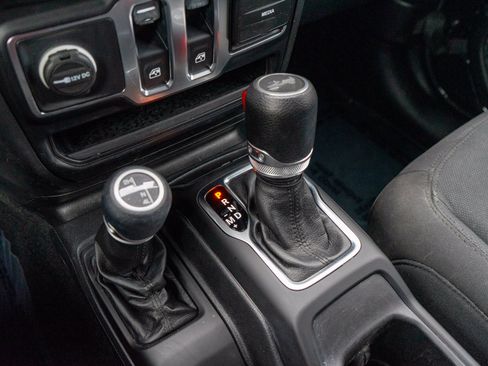 Used 2022 Jeep Wrangler Sport AWD/4WD image 22