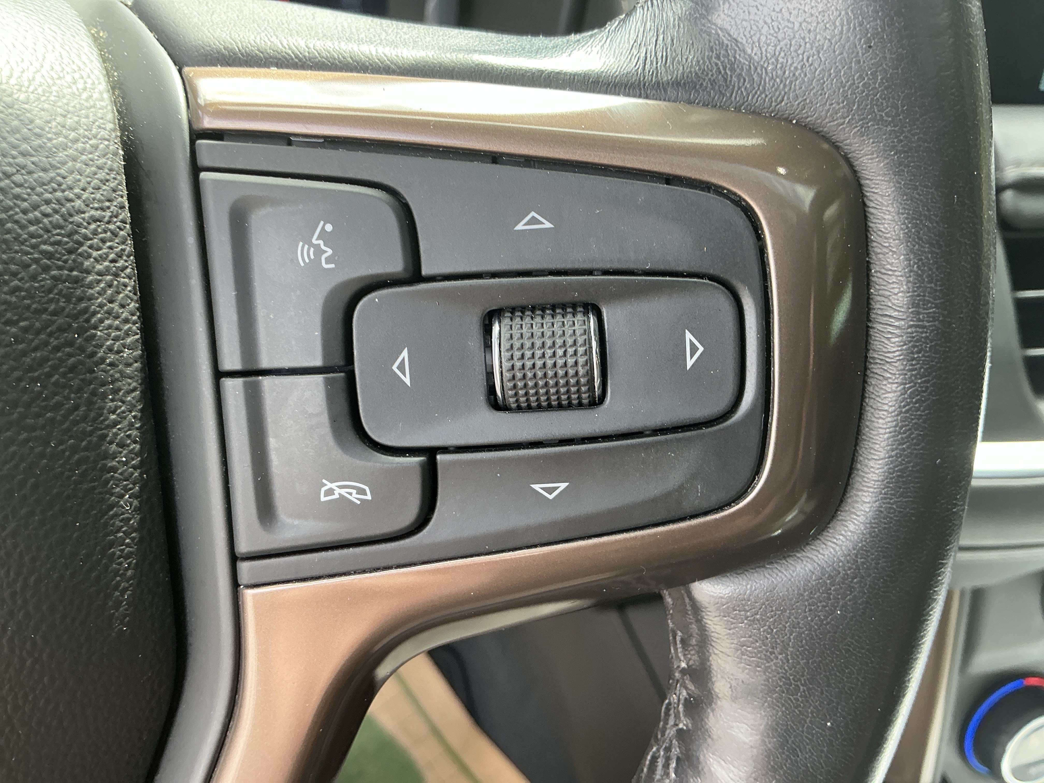 Used 2022 Chevrolet Tahoe High Country AWD/4WD image 18