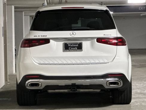 New 2026 Mercedes-Benz GLS 580 4MATIC image 9