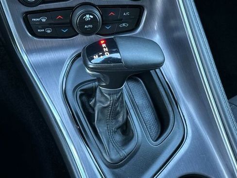 Used 2016 Dodge Challenger SXT image 19