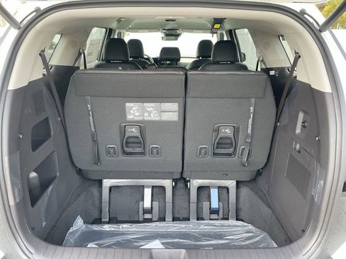 New 2026 Kia Carnival EX image 50